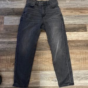 black non ripped american eagle jeans.